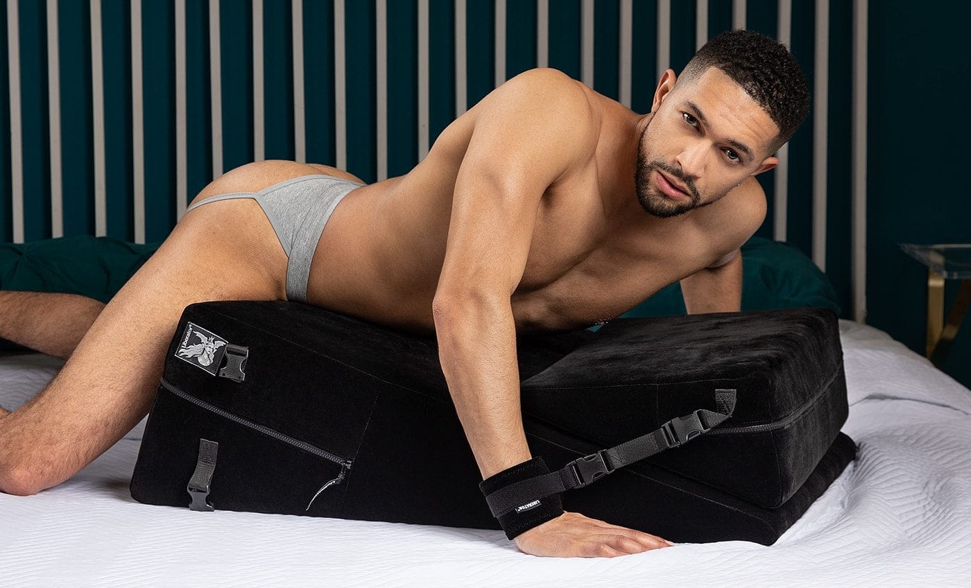 Liberator BDSM Black Label Wedge/Ramp Combo Male Packaging Microfiber W/Cuffs Black